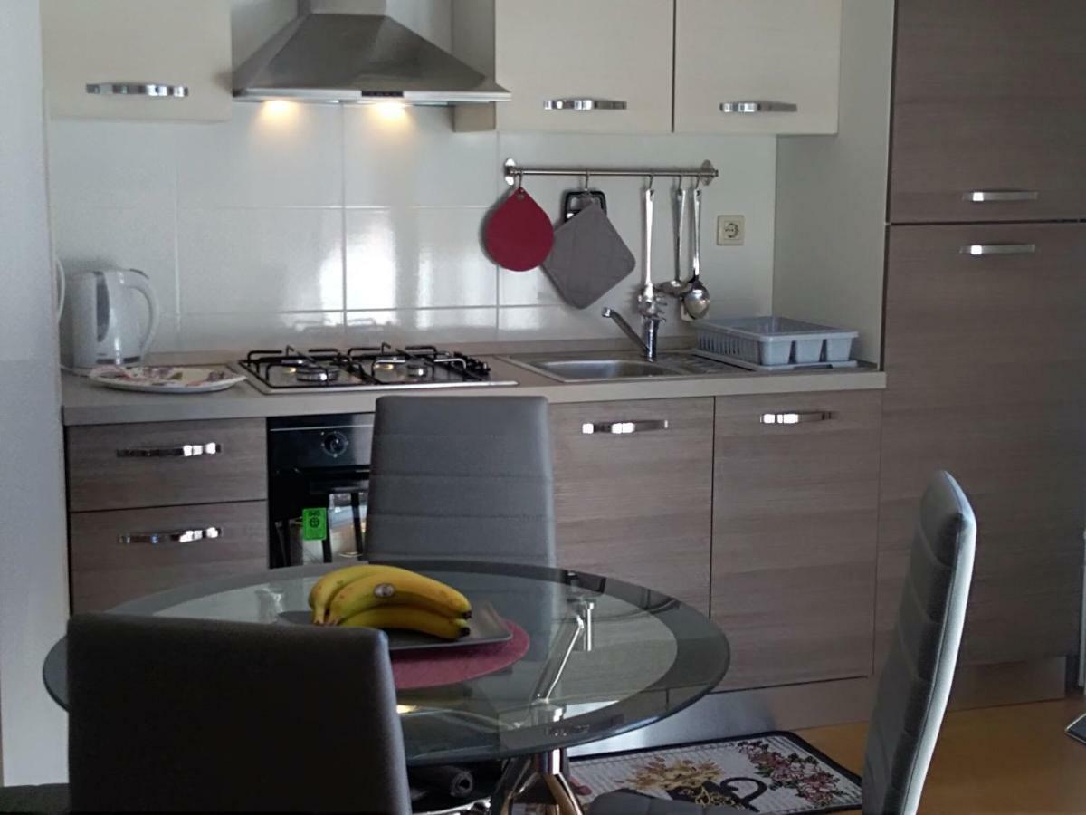 Suzy Apartman *